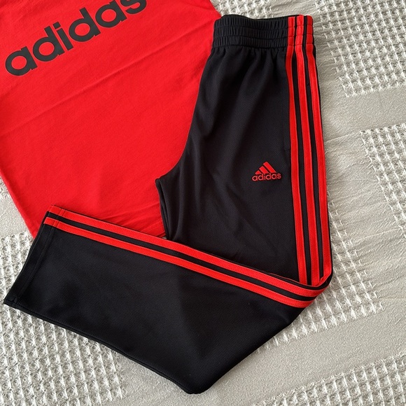 Bundle of two Adidas T-shirt and pants t-shirt size S8 and pants size M10-12 - Picture 2 of 9